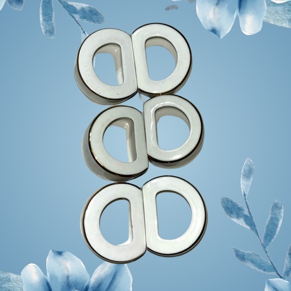 Ceramic Vintage Napkin Ring Holders White With Gold Trim
Hostess Party Set of 6 - Picture 1 of 8